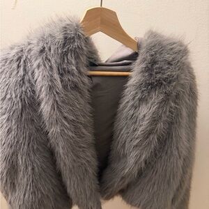 Elegant Gray Faux Fur Women's Jacket